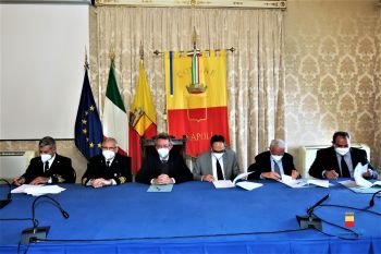 L'incontro in sala Giunta a Palazzo San Giacomo