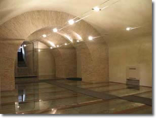 View of the Armory Hall with the pavement in glazed floor