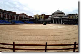 piazza del plebiscito allestita con fondo speciale sabbioso