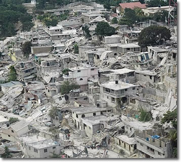 fotografia aerea della capitale Port-au-Prince, scattata dalla Croce Rossa internazionale durante una missione per valutare i danni del terremoto
