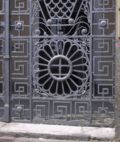Detail of the gate as it was and as it is today