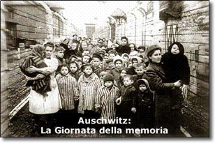 donne e bambini in un campo di concentramento