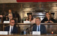 A Gigi D'Alessio il premio 'Napoli città della musica'