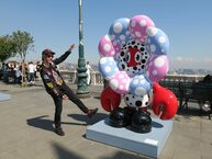 A Largo San Martino la mostra "The lobster empire" di Philip Colbert