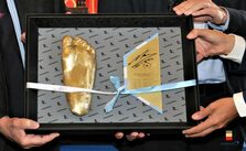 Un momento della cerimonia in sala Giunta a Palazzo San Giacomo