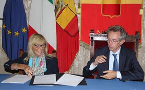 firma della Convenzione tra il Comune e il Tribunale di Napoli