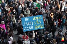 Una foto della manifestazione in piazza