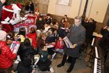  “Giocattolo sospeso”, festa nel cortile di palazzo San Giacomo con la consegna dei primi doni ai bambini