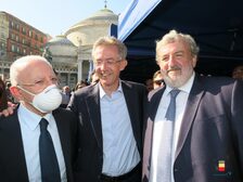 manifestazione pace plebiscito