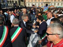 manifestazione pace plebiscito