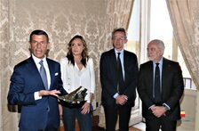 Un momento della cerimonia in sala Giunta a Palazzo San Giacomo