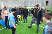 Inaugurato un campetto di calcio per le ragazze e i ragazzi del rione Amicizia 