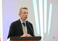 Una immagine dell'incontro alla stazione marittima di Napoli