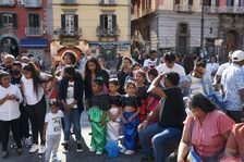 Una foto della festa per la pace a piazza Dante