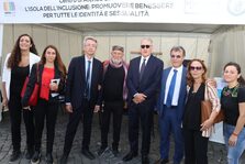 Al via 'Salute per Tutti'. Cittadini in fila per screening sanitari gratuiti