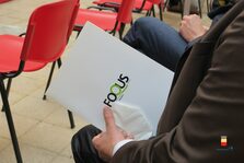 Una foto della manifestazione con la firma dell'accordo