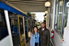 Una foto della cerimonia di riapertura della funicolare