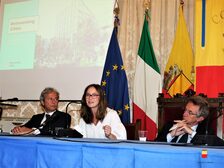 Una foto della presentazione in sala Giunta a Palazzo San Giacomo