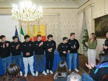 L’Assessore allo Sport e alle Pari Opportunità Emanuela Ferrante ha premiato le atlete e gli atleti della "Waterpolo Napoli Lions"