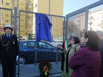 Apposta targa intitolata a Mario Paciolla nei giardini di Montedonzelli