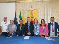 La sirena Partenope sulla medaglia della Neapolis Marathon in programma il 23 ottobre 2022