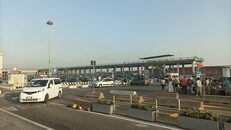 Nuove corsie alla Stazione Centrale e al Molo Beverello per i taxi in attesa