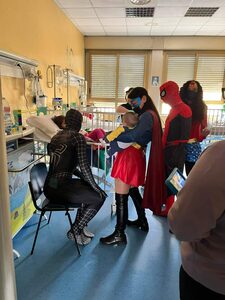 Una sorpresa fatta con il cuore: i supereroi della Marvel per i bambini ospedalizzati