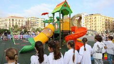 Ripristinate le giostrine e riqualificata l’area verde a piazza Nazionale