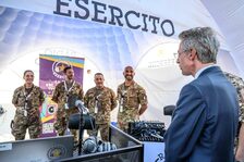 Su via Caracciolo la tre giorni dedicata agli Alpini che celebrano i 150 anni del corpo