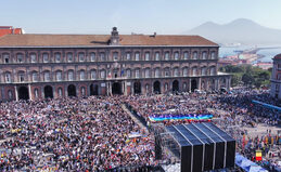 manifestazione pace plebiscito