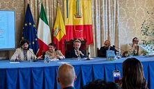 Pimpa va a Napoli: in libreria la guida per bambini