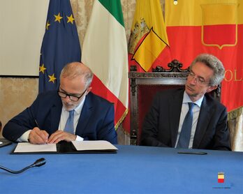 foto tavolo firmatari 5