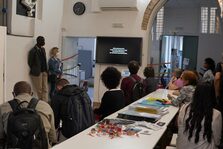 L'assessore Luca Trapanese al percorso multiculturale di “allargare i muri”