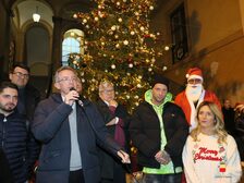 A Palazzo San Giacomo è iniziata la distribuzione dei Giocattoli Sospesi