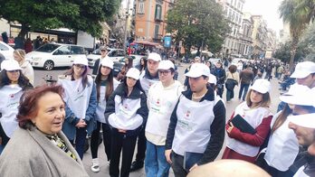 Vedi Napoli e poi torni, da oggi in strada i giovani tutor turistici