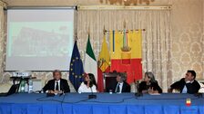 Una foto della presentazione in sala Giunta a Palazzo San Giacomo