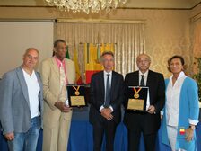 Il Sindaco Manfredi premia Jim Williams e Manfredo Fucile
