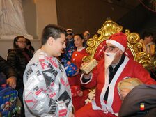 A Palazzo San Giacomo è iniziata la distribuzione dei Giocattoli Sospesi