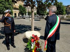 Il Sindaco Manfredi depone una corona di fiori in ricordo del giudice Borsellino e degli agenti della scorta