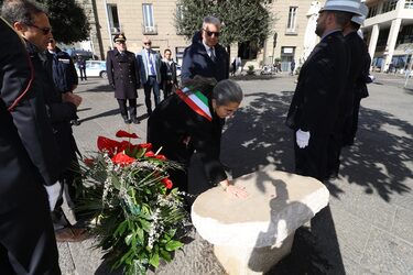 Napoli ricorda le vittime innocenti delle mafie, in piazza Municipio la cerimonia con Lieto e De Iesu