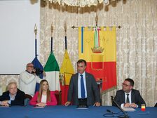 Arcobaleno napoletano, beneficenza con le eccellenze della Campania