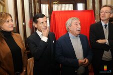 Saluto del Sindaco Manfredi al dono del calco del piede di Maradona da Stefano Ceci al Caffè Gambrinus