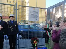 Apposta targa intitolata a Mario Paciolla nei giardini di Montedonzelli